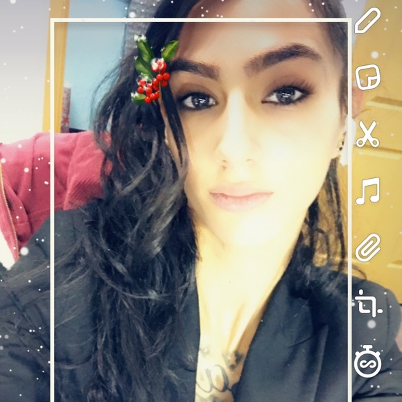 Meet your Posher, Jolene - Picture 2 of 2